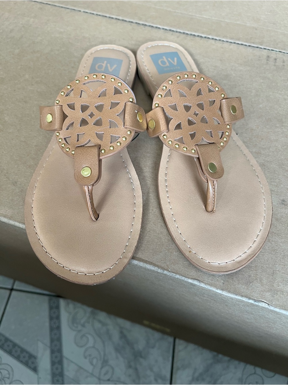 DV by Dolce Vita Tan Leather Circle Cutout Thong Sandals